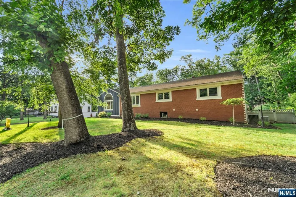 12 Haring Drive Old Tappan, NJ 07675