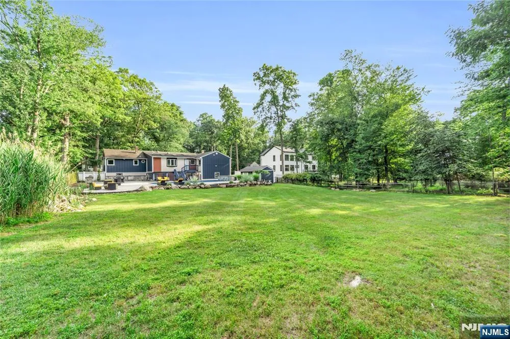 12 Haring Drive Old Tappan, NJ 07675