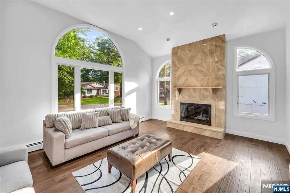 12 Haring Drive Old Tappan, NJ 07675