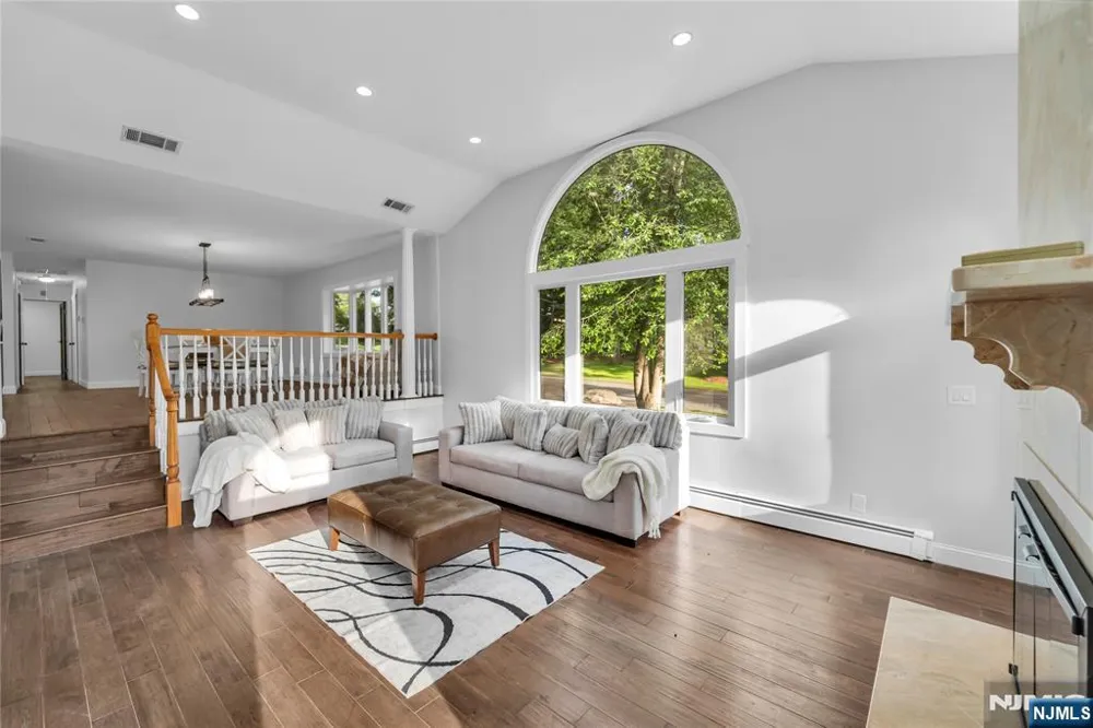12 Haring Drive Old Tappan, NJ 07675