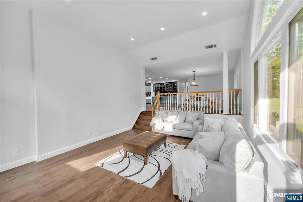 12 Haring Drive Old Tappan, NJ 07675