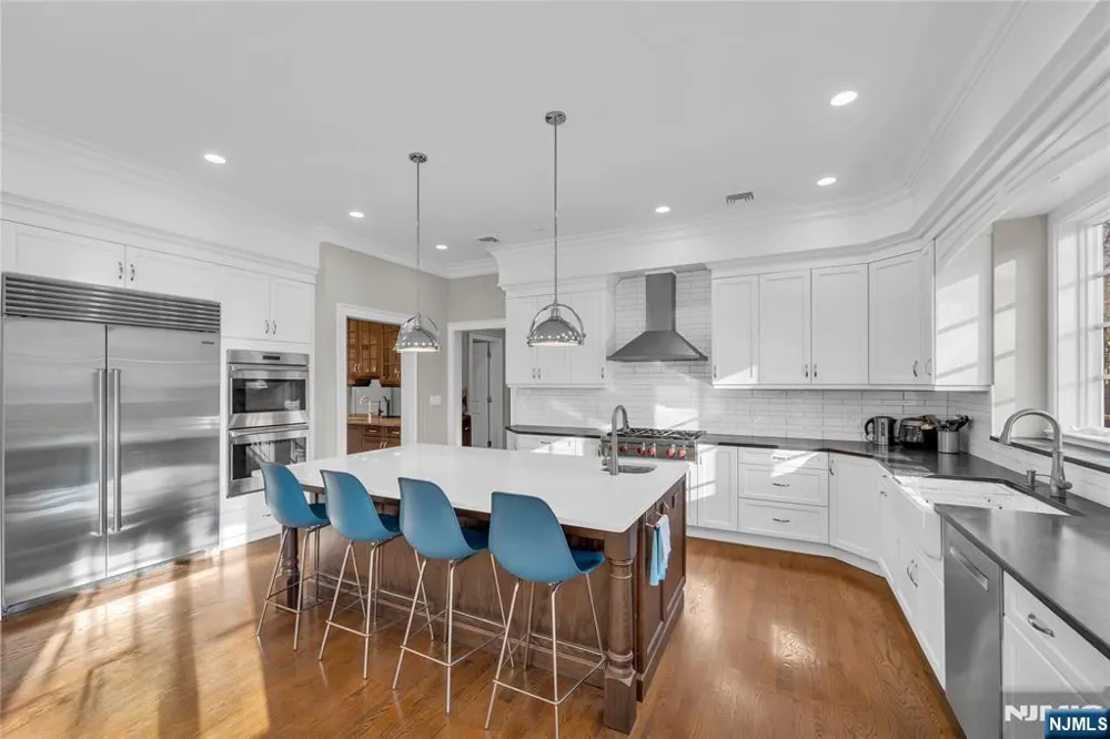 106 Koch Lane Old Tappan, NJ 07675