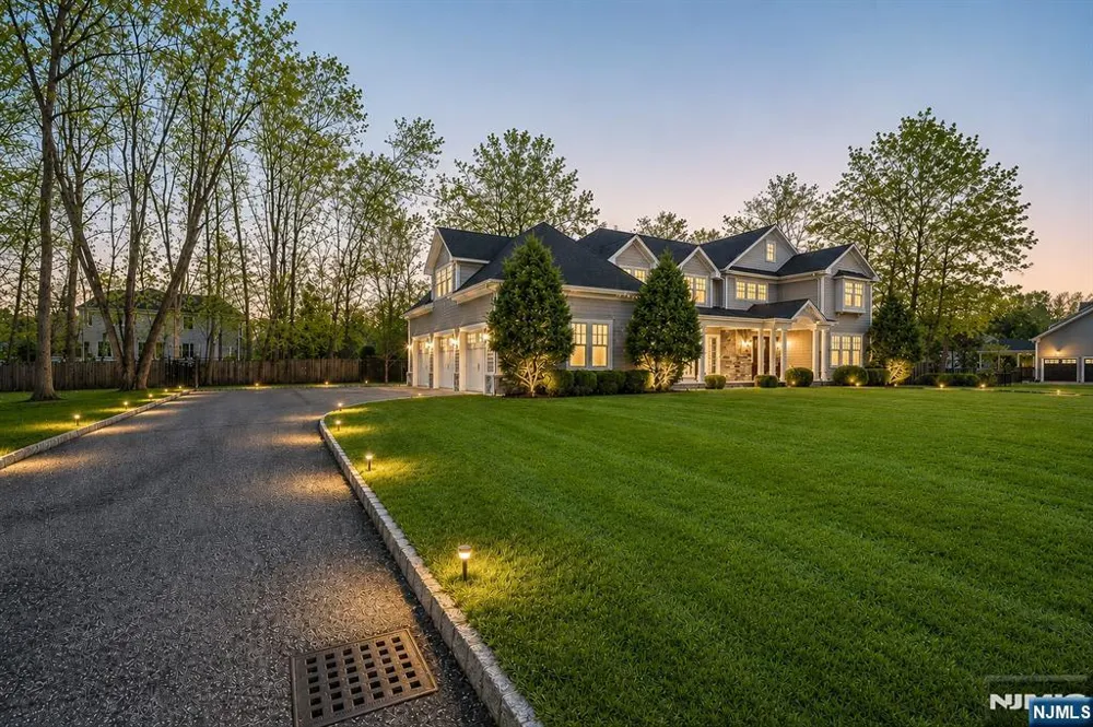 106 Koch Lane Old Tappan, NJ 07675