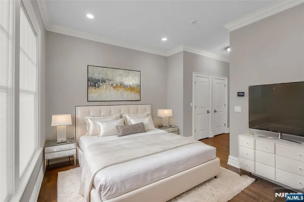 106 Koch Lane Old Tappan, NJ 07675