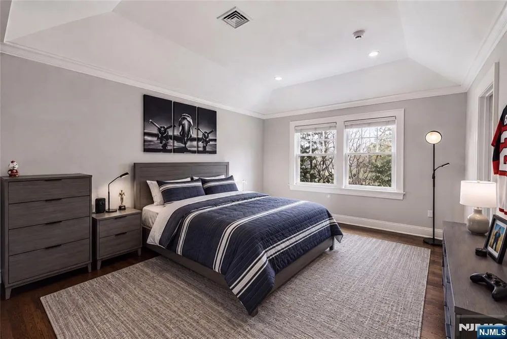 106 Koch Lane Old Tappan, NJ 07675