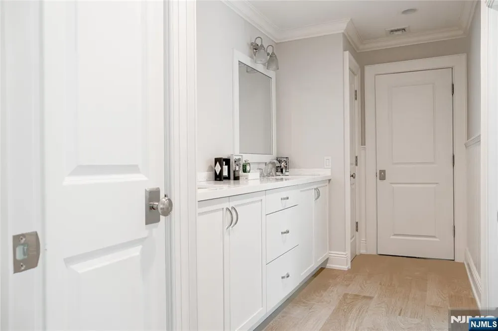 106 Koch Lane Old Tappan, NJ 07675