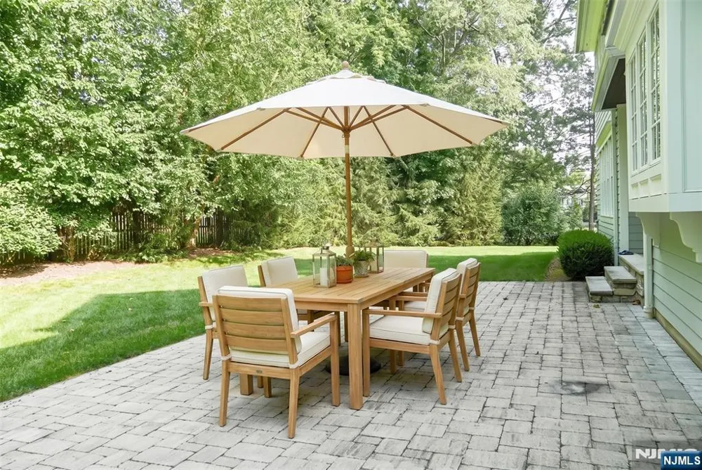 106 Koch Lane Old Tappan, NJ 07675