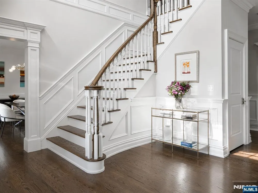 106 Koch Lane Old Tappan, NJ 07675