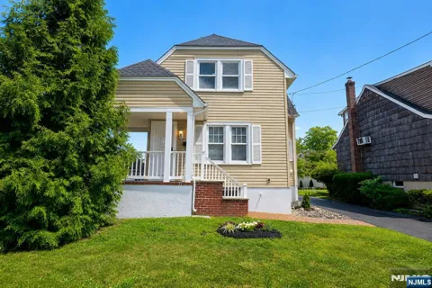 328 Mayhill Street