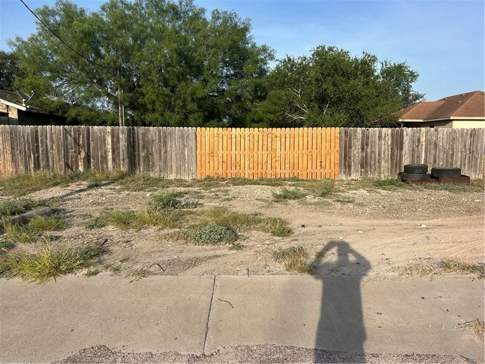 S. Norton Highway Freer, TX 78357