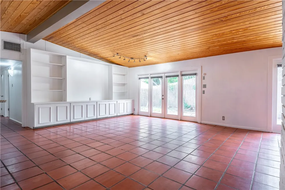 606 Dolphin Place Corpus Christi, TX 78411