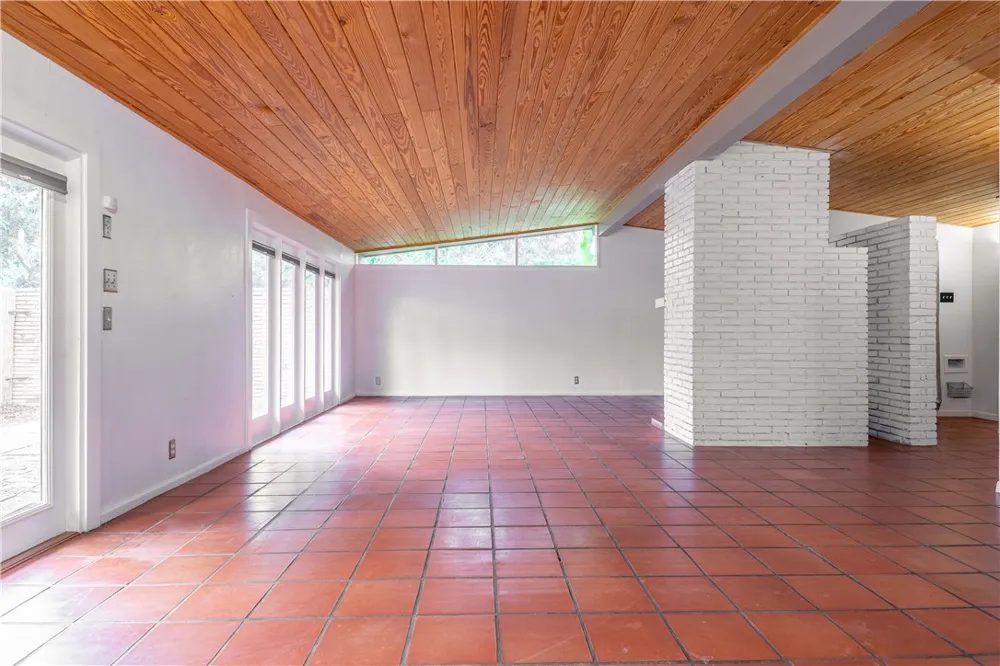 606 Dolphin Place Corpus Christi, TX 78411