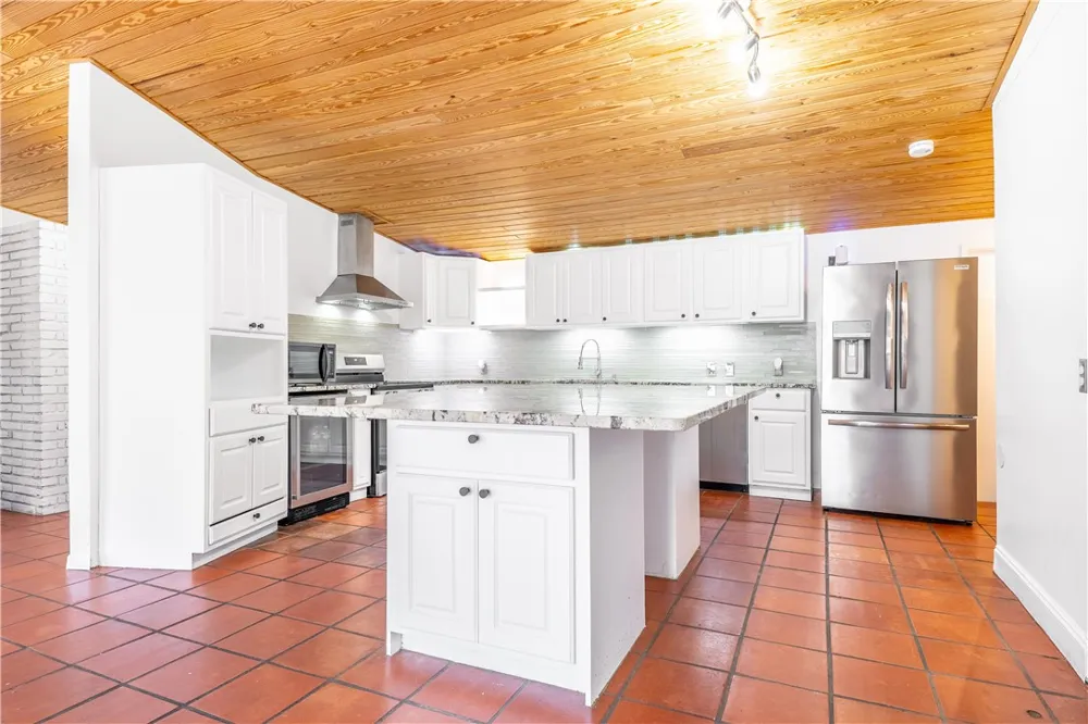 606 Dolphin Place Corpus Christi, TX 78411