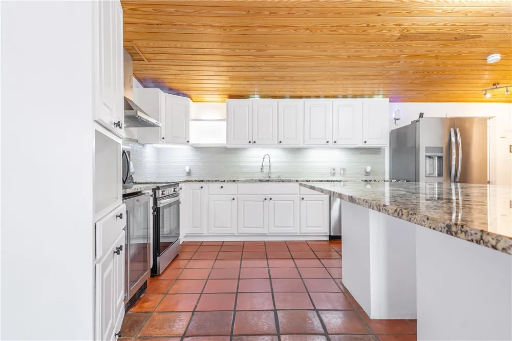 606 Dolphin Place Corpus Christi, TX 78411