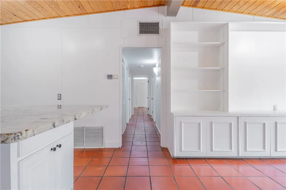606 Dolphin Place Corpus Christi, TX 78411