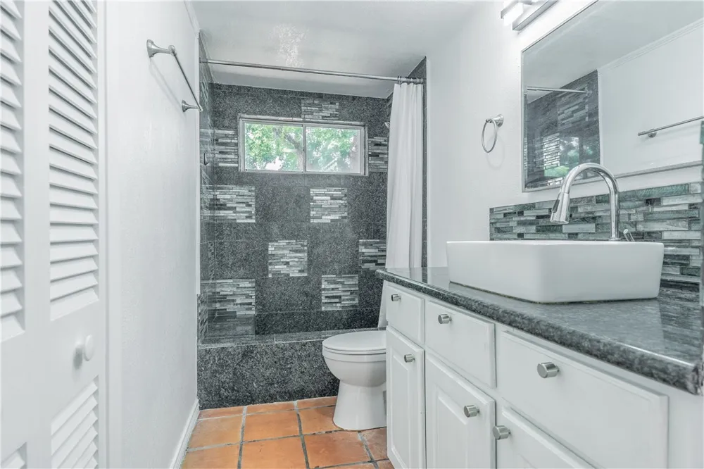 606 Dolphin Place Corpus Christi, TX 78411