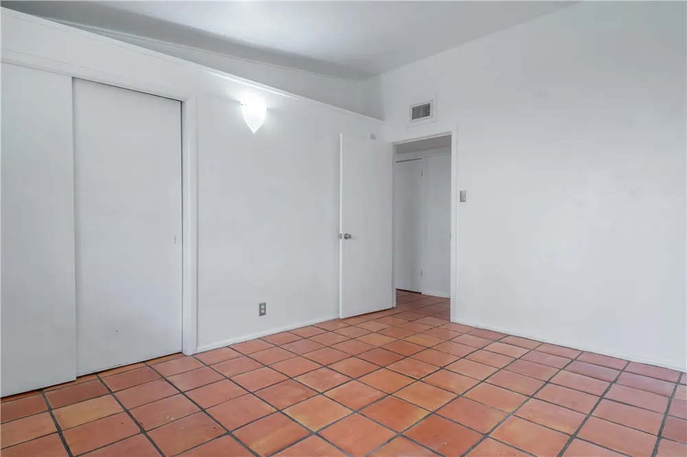 606 Dolphin Place Corpus Christi, TX 78411