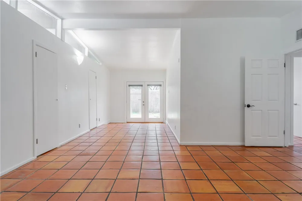 606 Dolphin Place Corpus Christi, TX 78411