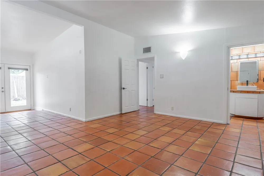 606 Dolphin Place Corpus Christi, TX 78411