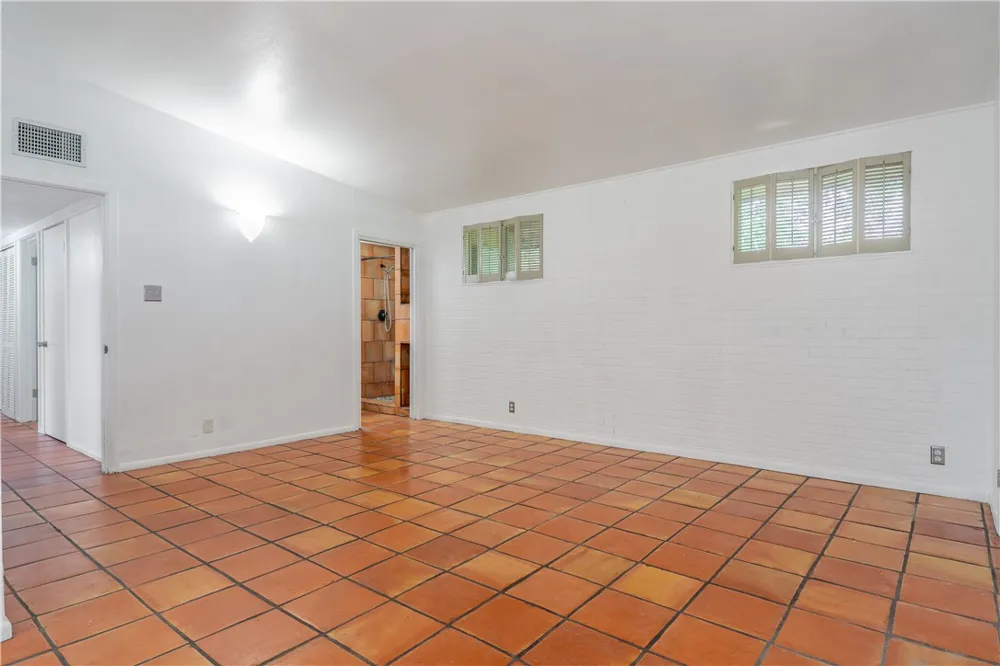 606 Dolphin Place Corpus Christi, TX 78411