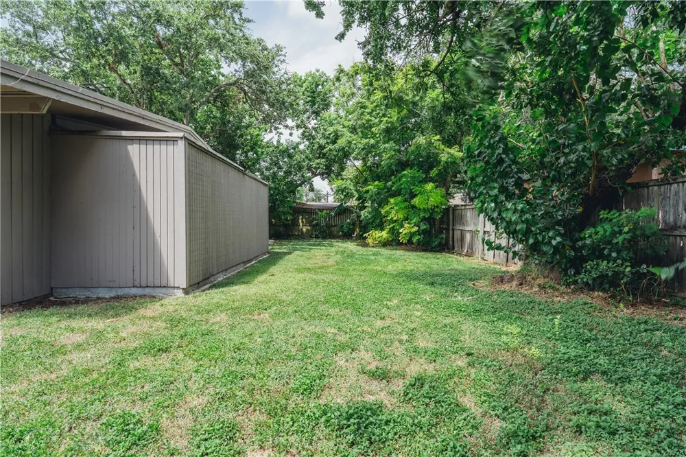 606 Dolphin Place Corpus Christi, TX 78411