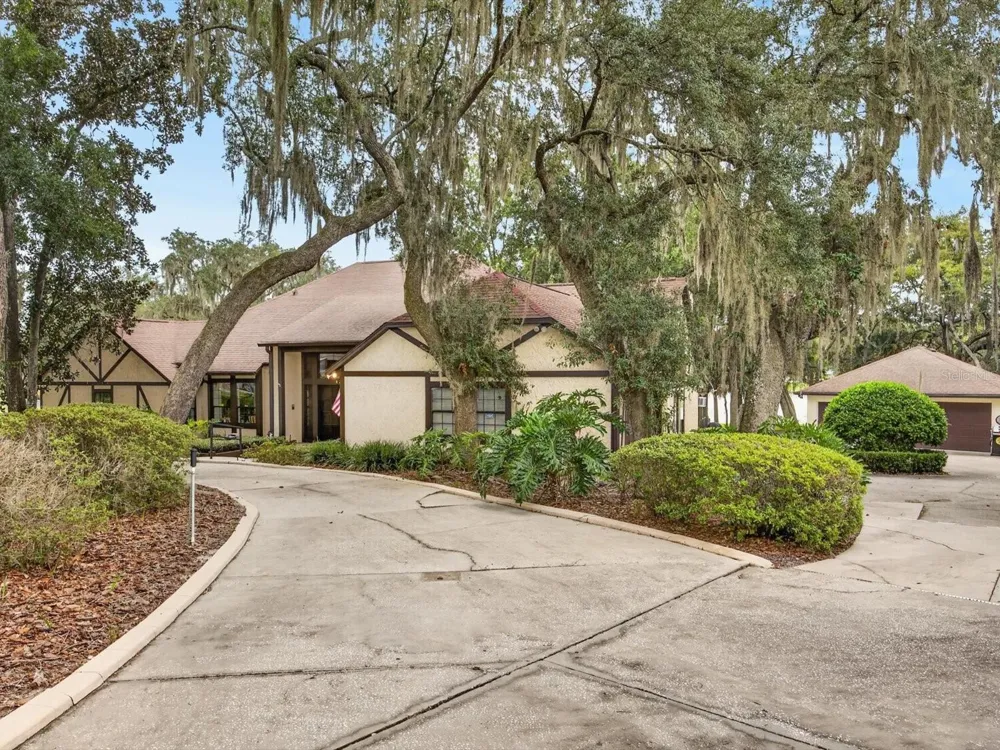 671 QUIETWATER COVE Altamonte Springs, FL 32701