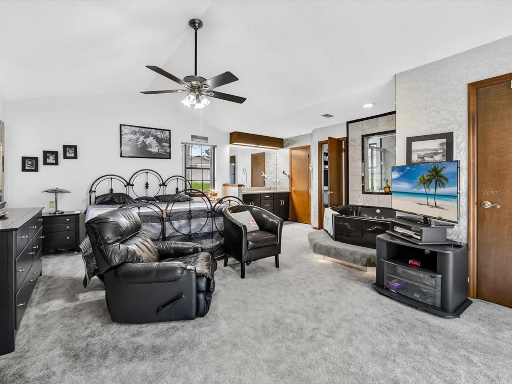 671 QUIETWATER COVE Altamonte Springs, FL 32701
