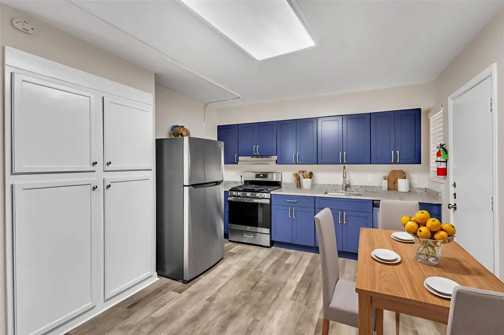 1137 Gunter Street #202 Austin, TX 78721