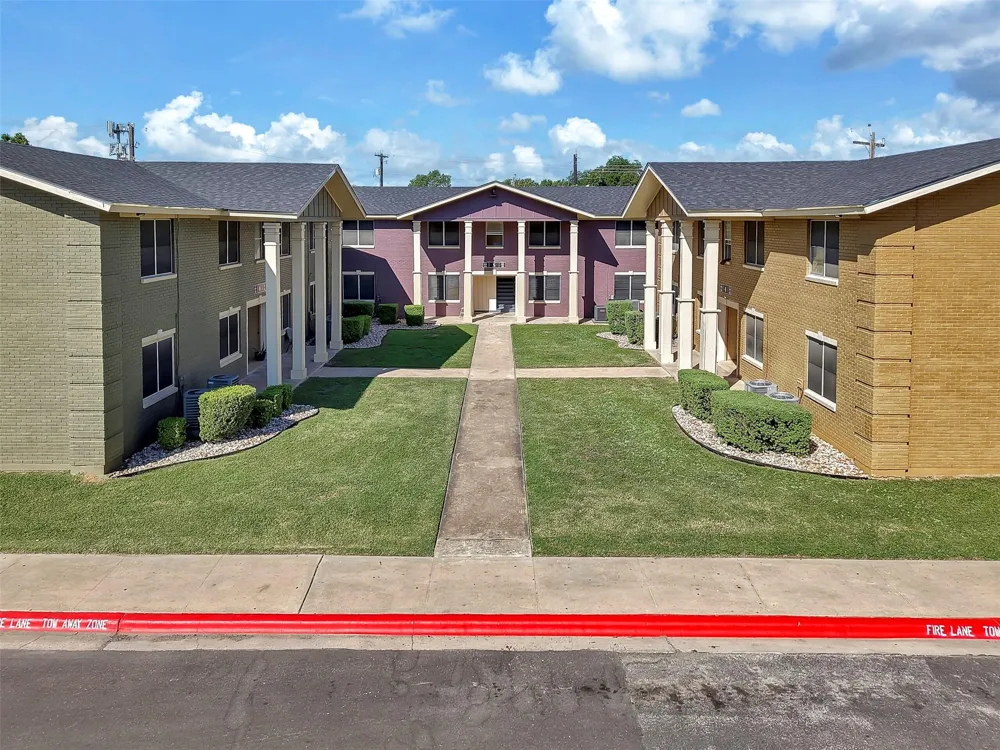 1137 Gunter Street #202 Austin, TX 78721