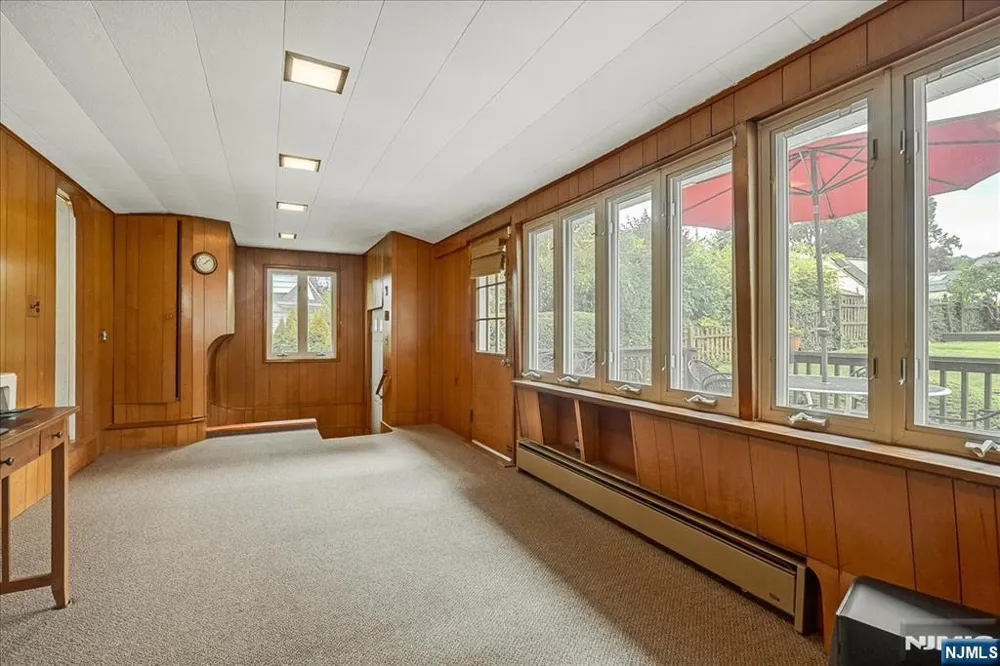189 Mineral Spring Passaic, NJ 07055