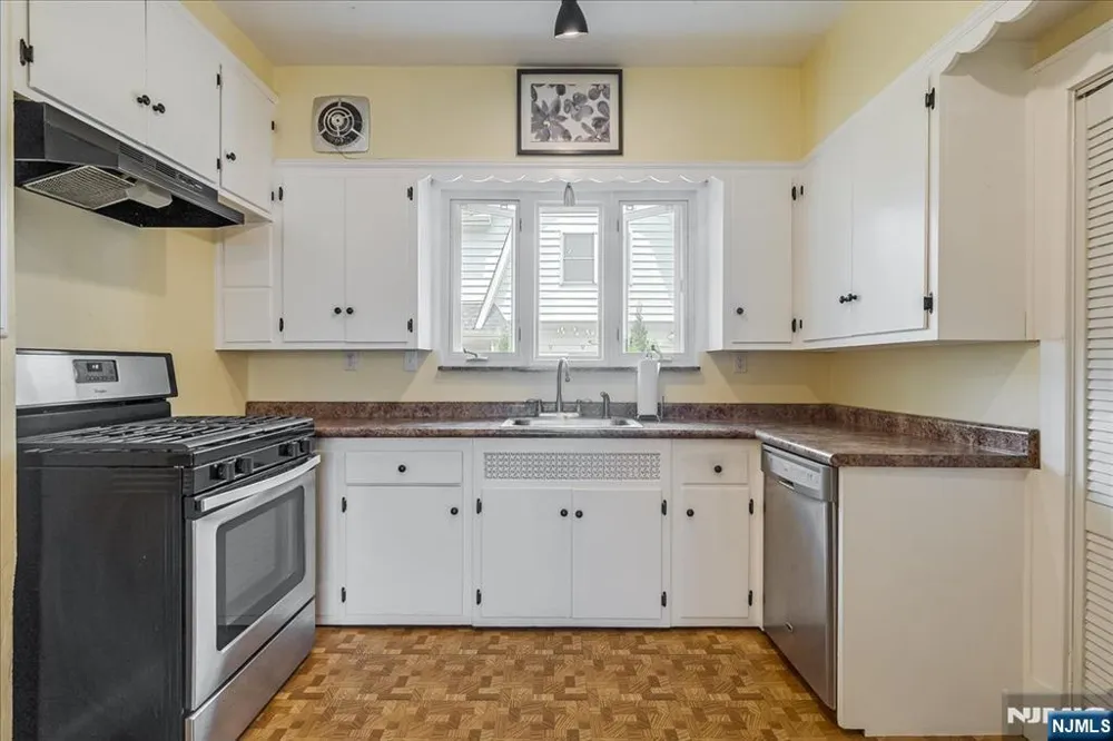 189 Mineral Spring Passaic, NJ 07055