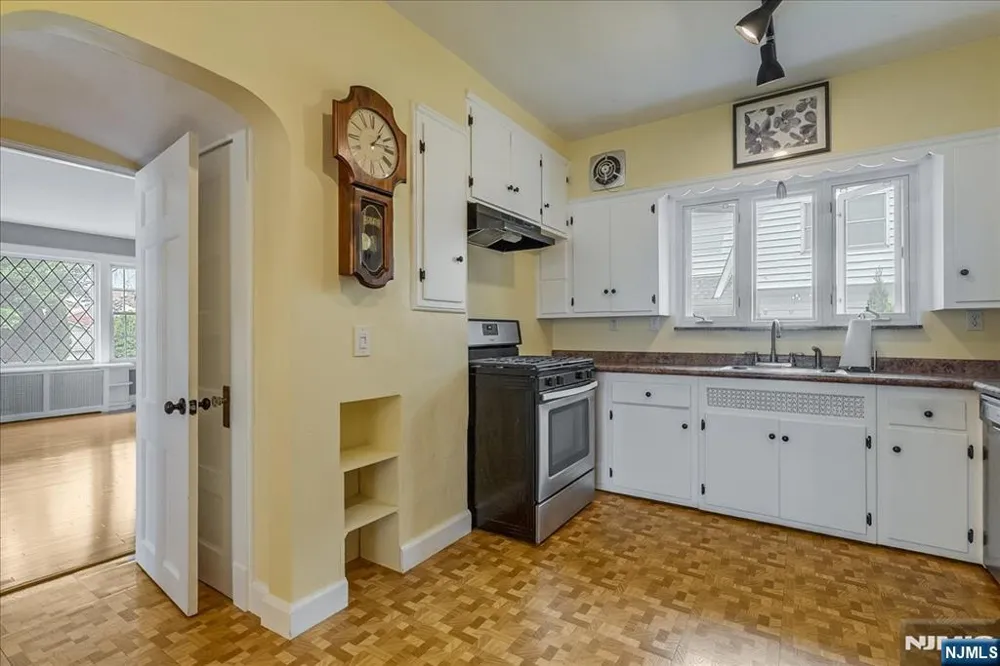 189 Mineral Spring Passaic, NJ 07055