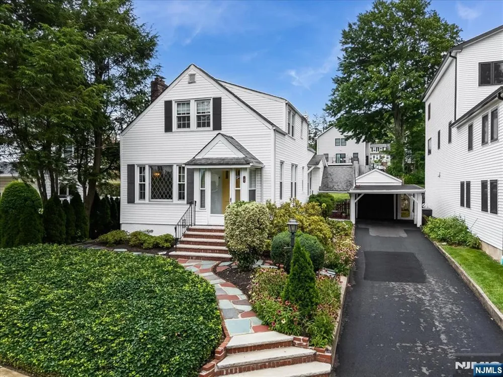189 Mineral Spring Passaic, NJ 07055