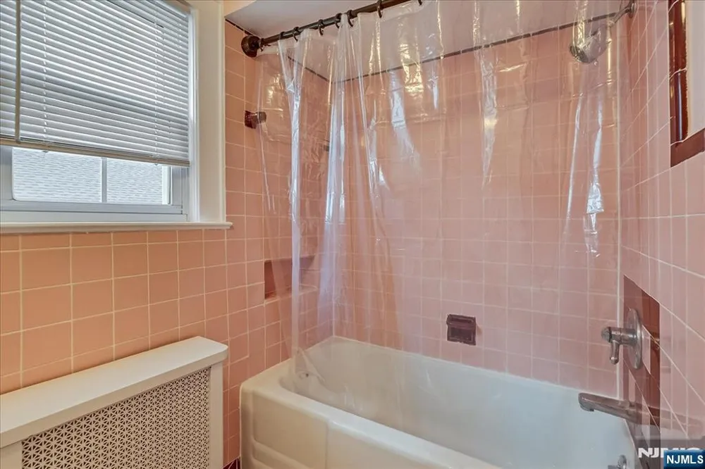 189 Mineral Spring Passaic, NJ 07055
