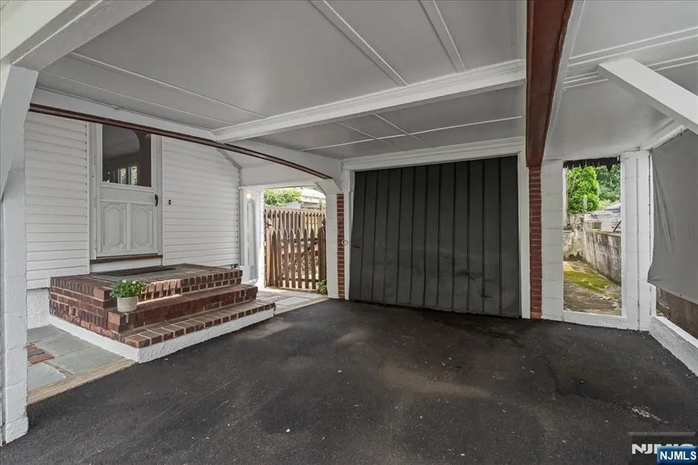 189 Mineral Spring Passaic, NJ 07055