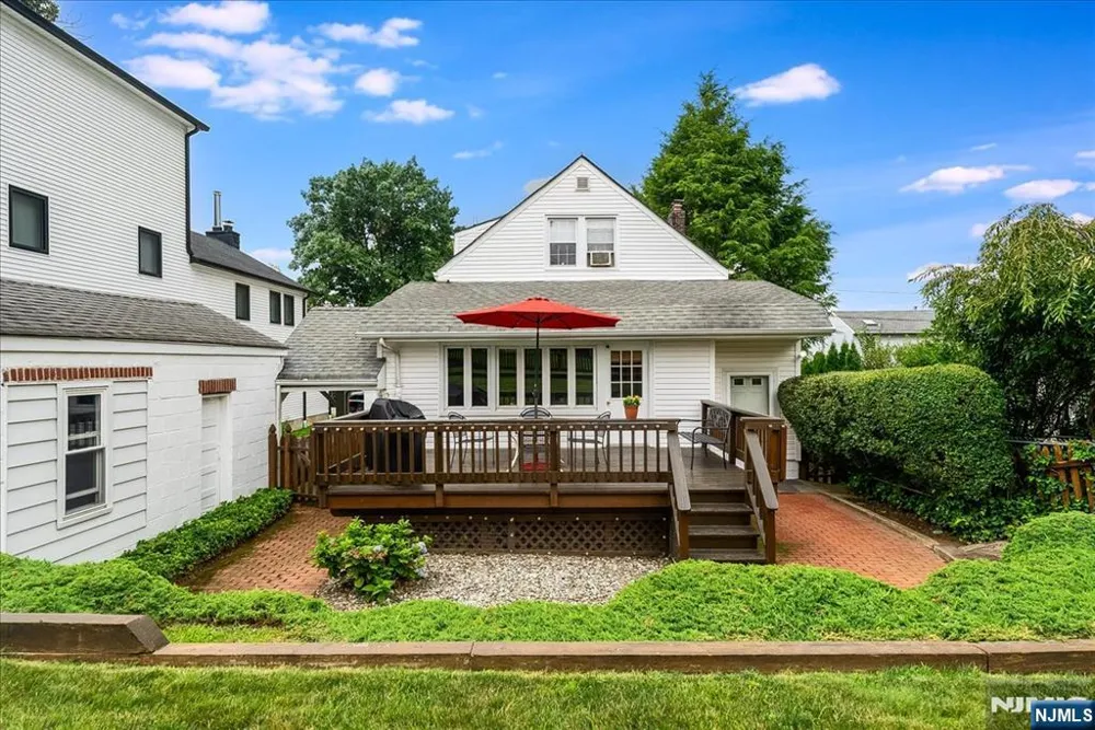 189 Mineral Spring Passaic, NJ 07055