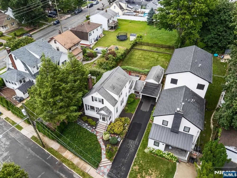 189 Mineral Spring Passaic, NJ 07055