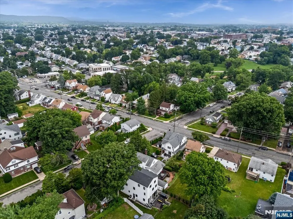 189 Mineral Spring Passaic, NJ 07055