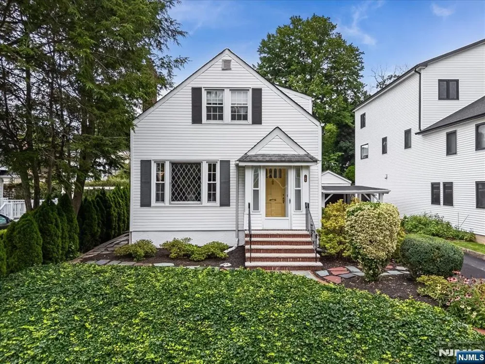 189 Mineral Spring Passaic, NJ 07055