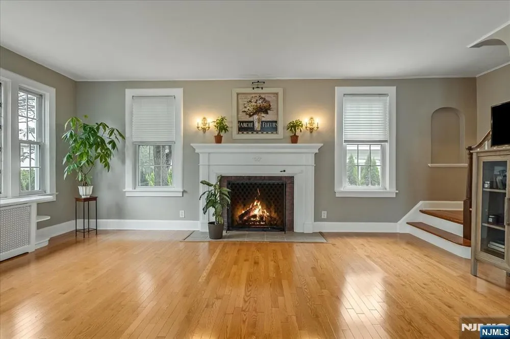 189 Mineral Spring Passaic, NJ 07055