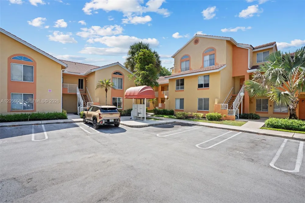 927 Coral Club Dr #927 Coral Springs, FL 33071