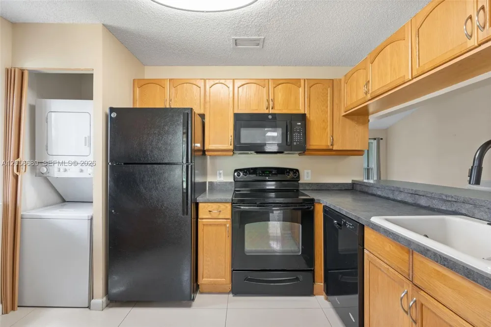 927 Coral Club Dr #927 Coral Springs, FL 33071