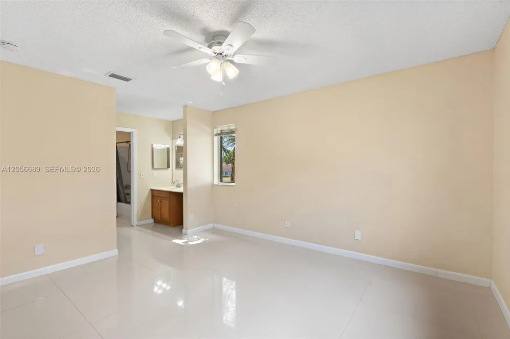 927 Coral Club Dr #927 Coral Springs, FL 33071