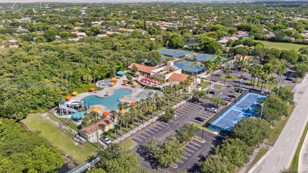 927 Coral Club Dr #927 Coral Springs, FL 33071