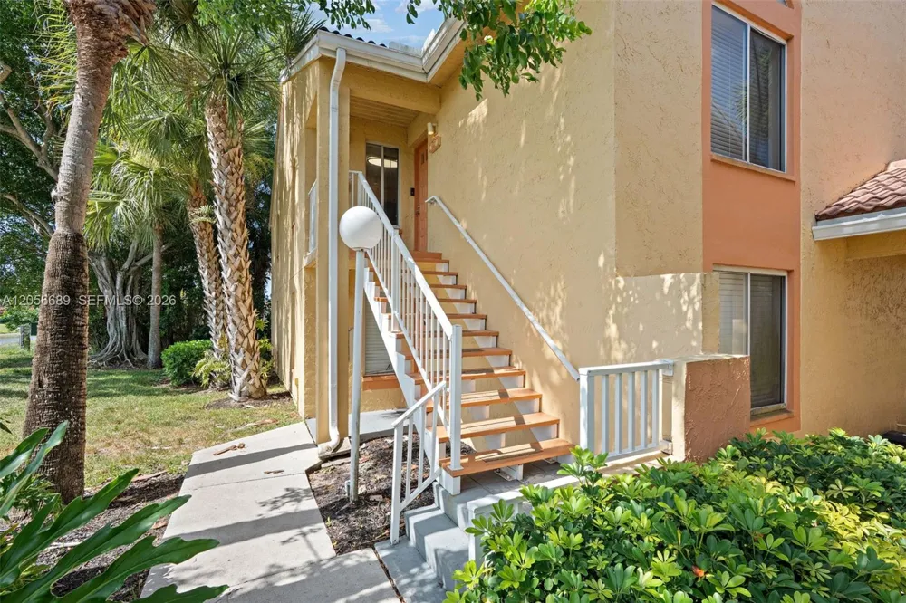 927 Coral Club Dr #927 Coral Springs, FL 33071