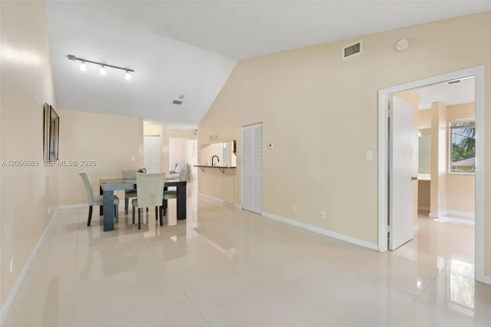 927 Coral Club Dr #927 Coral Springs, FL 33071