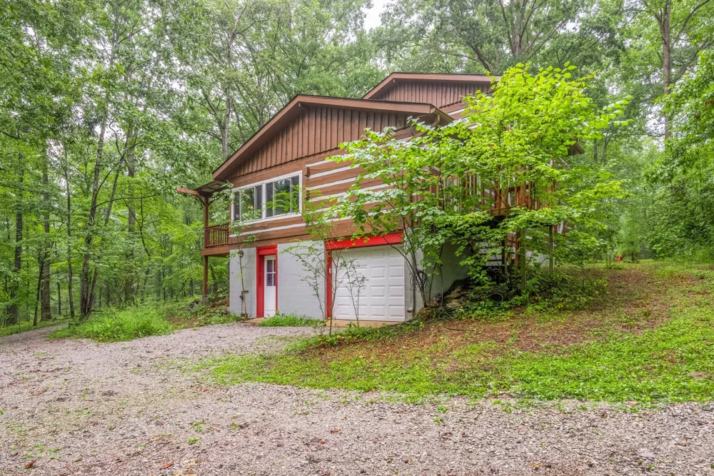 150 Humpty Dumpty Rd White Bluff, TN 37187