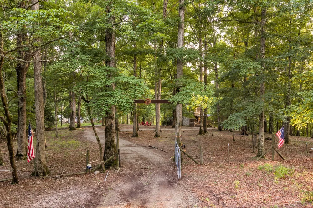 150 Humpty Dumpty Rd White Bluff, TN 37187