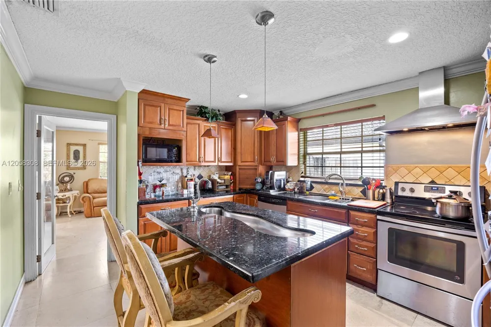 15330 SW 170th Ter Miami, FL 33187