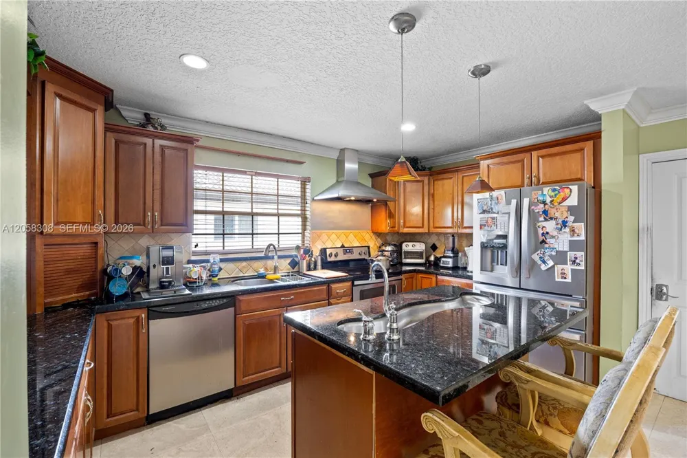 15330 SW 170th Ter Miami, FL 33187